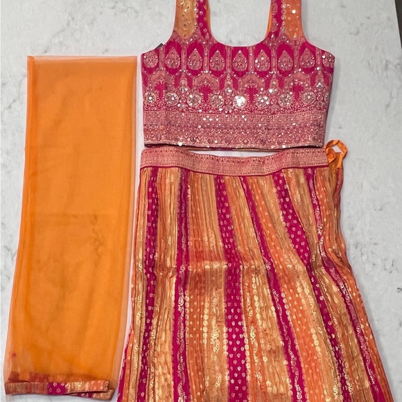 Indian Banarasi Silk Lenga Choli - Picture 4 of 6